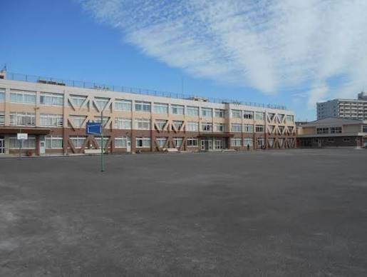 小学校　立川市立第七小学校（小学校）まで318m