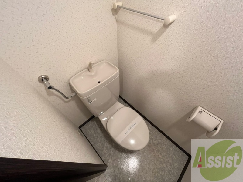 トイレ　こちらはトイレです。清潔感があり、安心して使用できます。