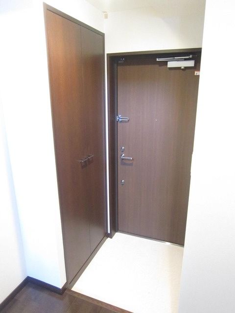 玄関　収納もある玄関です