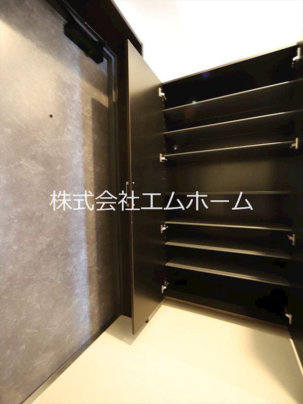 玄関　シューズボックス（収納充実してます）