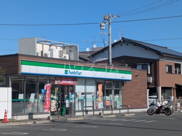 コンビニ　ファミリーマート静岡瀬名川店（コンビニ）まで642m