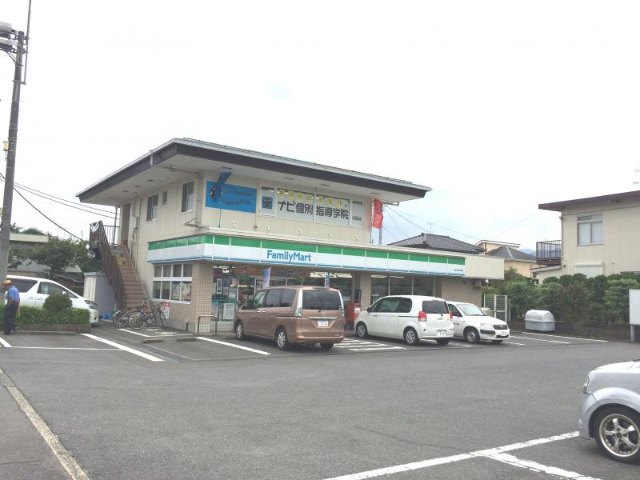 コンビニ　ファミリーマート小田原中曽根店（コンビニ）まで1051m