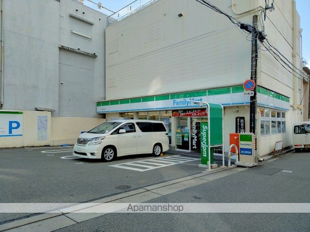 コンビニ　ファミリーマート豊中本町店（コンビニ）まで183m