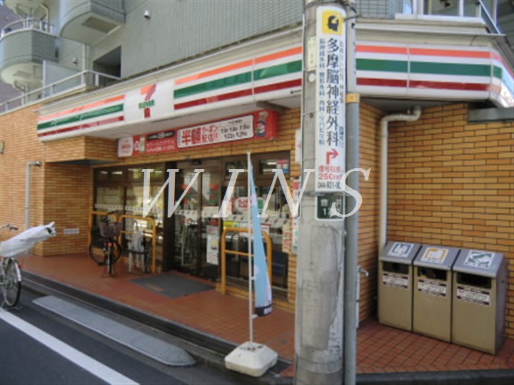 コンビニ　セブンイレブン 川崎多摩区役所前店（コンビニ）まで378m