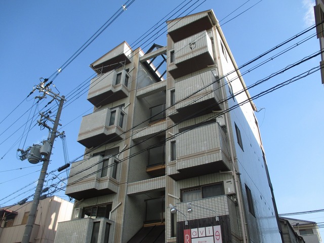建物外観　建物の個性を主張するシックな外観です