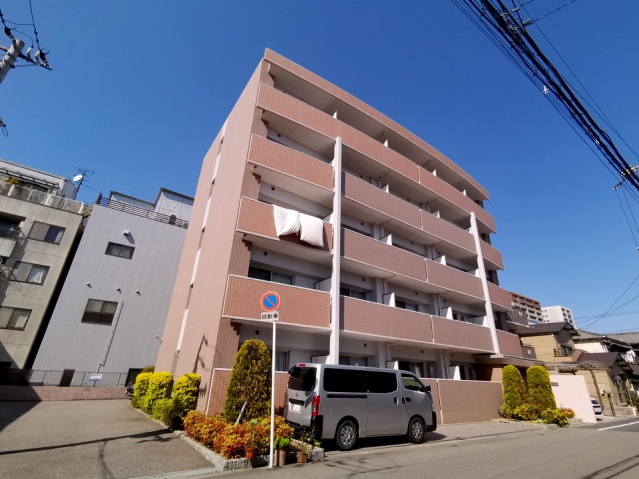 建物外観　南向きで日当り良好
