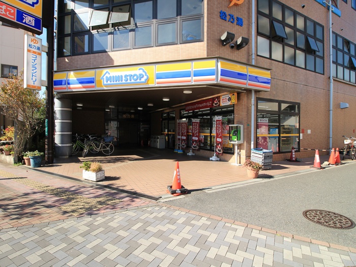 コンビニ　ミニストップ　新座栗原店（コンビニ）まで119m