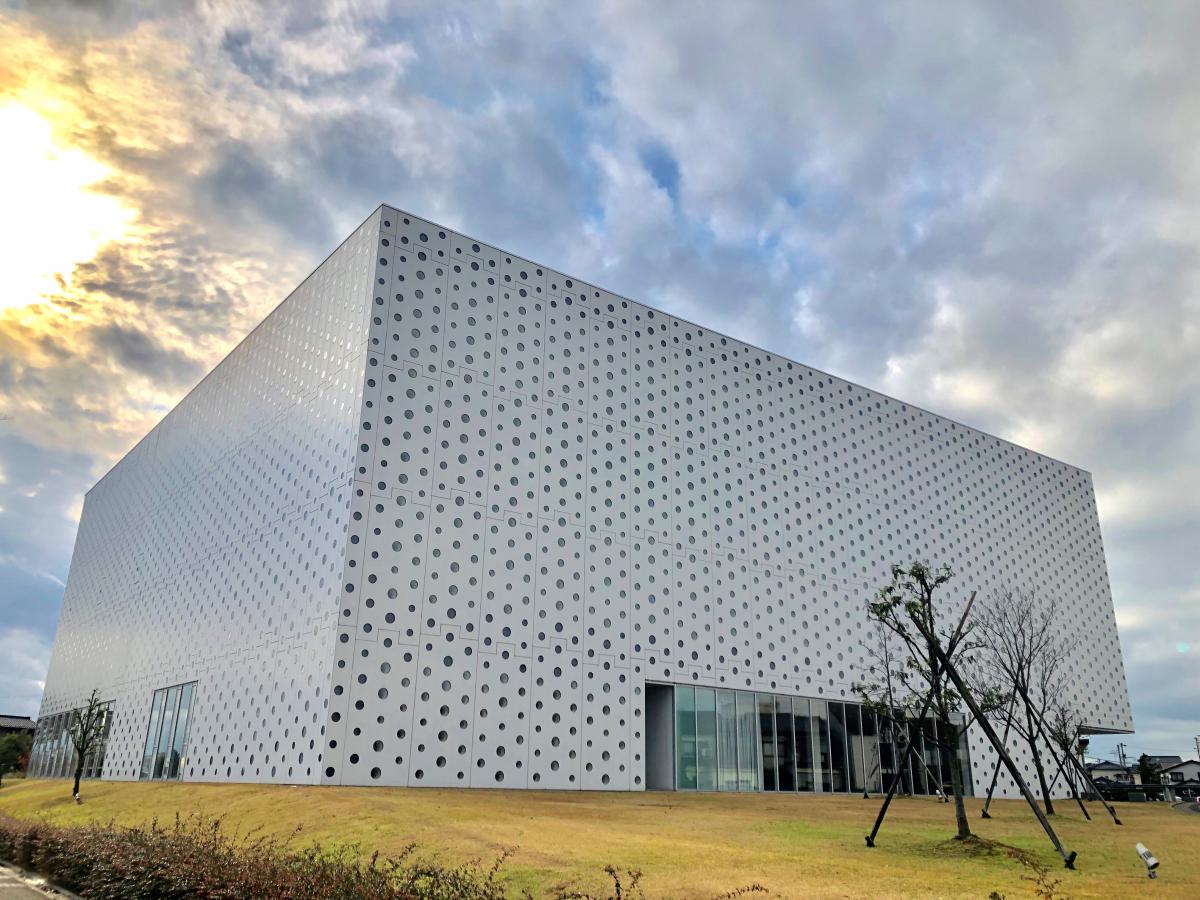 図書館　金沢海みらい図書館（図書館）まで1061m