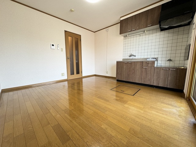 居室・リビング　※別部屋の参考写真です。
