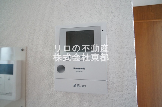 セキュリティ　来訪者の姿を確認できるＴＶモニター付インターホン設置済です！