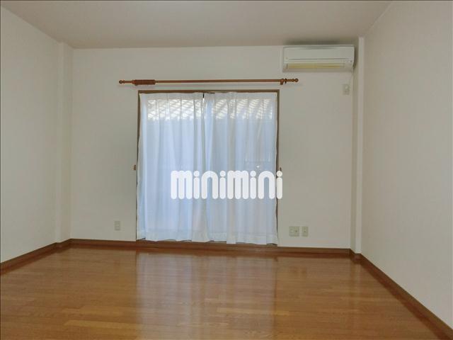 居室・リビング　明るい雰囲気のお部屋。