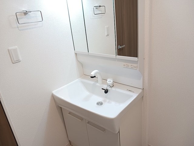 洗面設備　使いやすい洗面所です