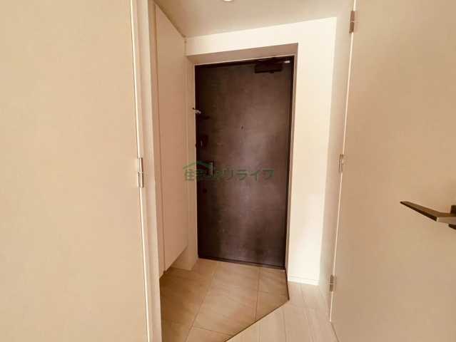 AIFLAT代々木上原の玄関写真