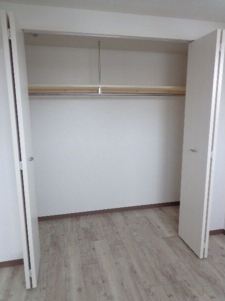 収納　衣類の収納に便利なクローゼットが付いています！