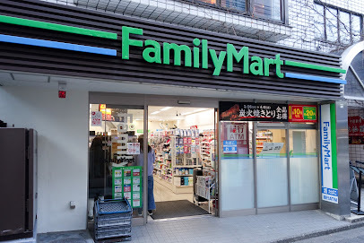 コンビニ　ファミリーマート南青山五丁目店（コンビニ）まで235m