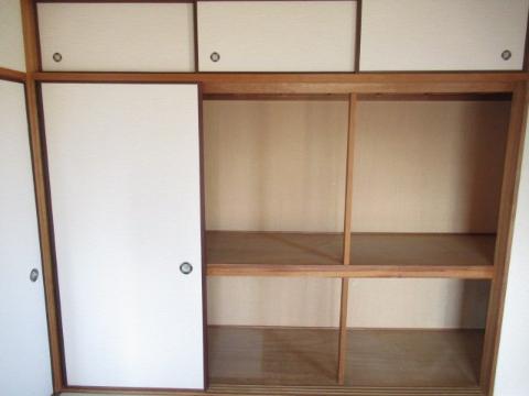 収納　押入