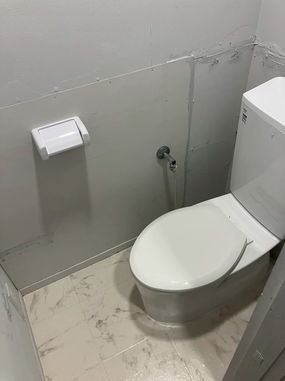 岩出市山崎戸建てのトイレ写真