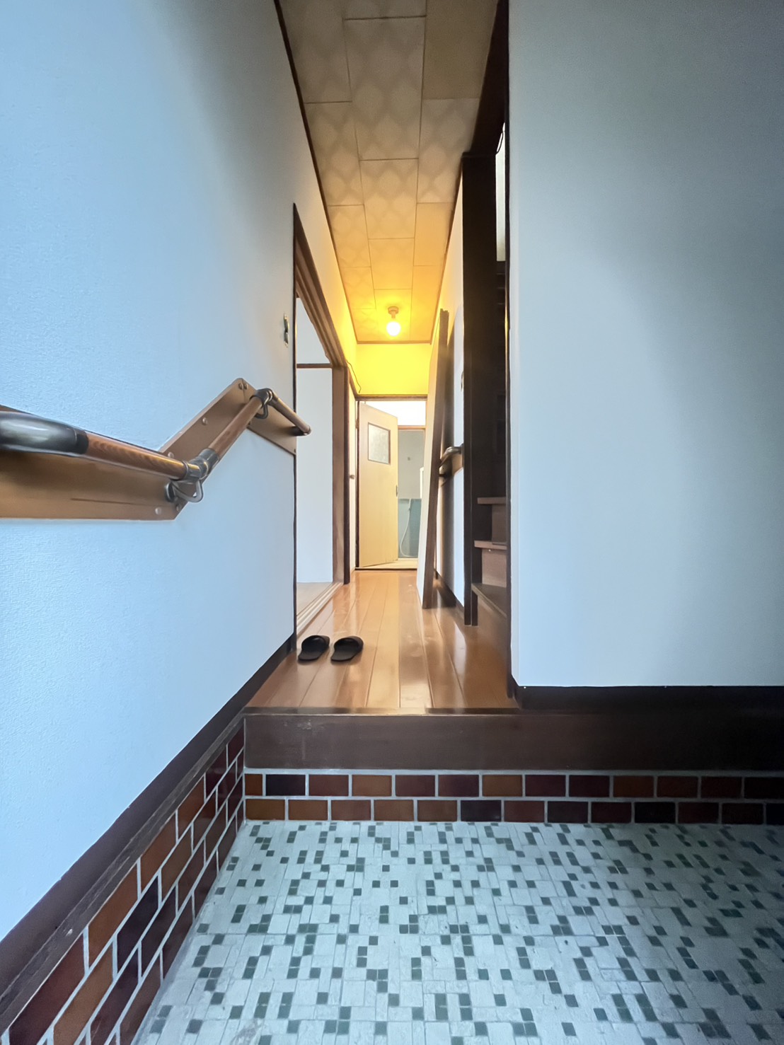 塩屋町字南谷戸建の玄関写真