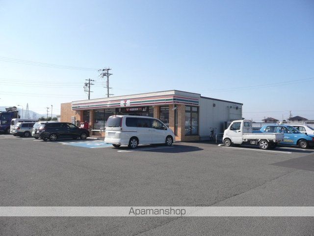 コンビニ　セブンイレブン（コンビニ）まで680m
