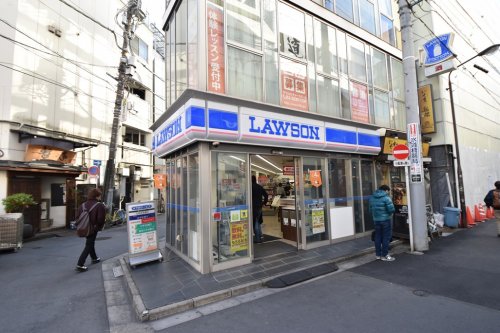 コンビニ　ローソン 三崎町二丁目店（コンビニ）まで215m