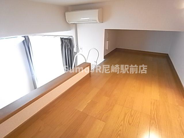 その他部屋・スペース　広くて明るい寝室