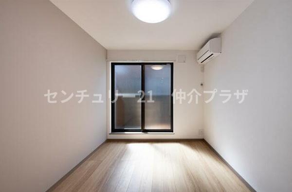 小田急江ノ島線 藤沢本町駅 徒歩1分 3階建 築4年の居間写真