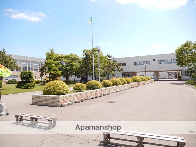 小学校　久根別小学校（小学校）まで424m