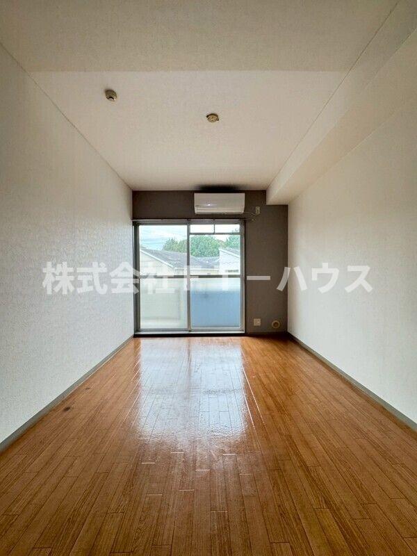 SUHILLSIIの居間写真