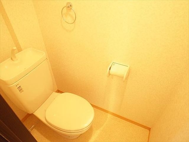 トイレ　※別号室の写真のため現況優先