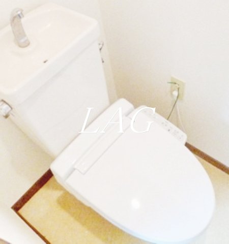 京王線 布田駅 徒歩3分 3階建 築36年のトイレ写真
