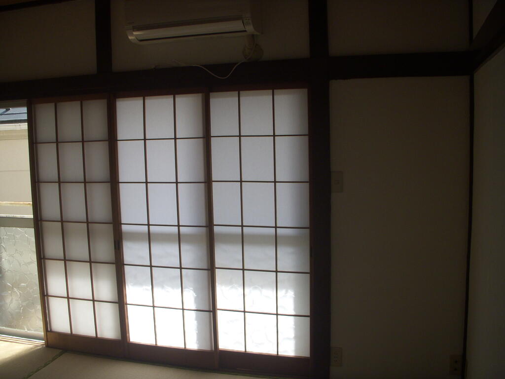 京王線 下高井戸駅 徒歩10分 2階建 築82年の居間写真