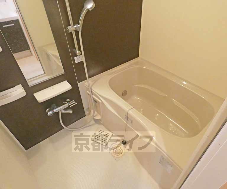 ＪＲ山陰本線 二条駅 徒歩17分 4階建 築12年の風呂写真
