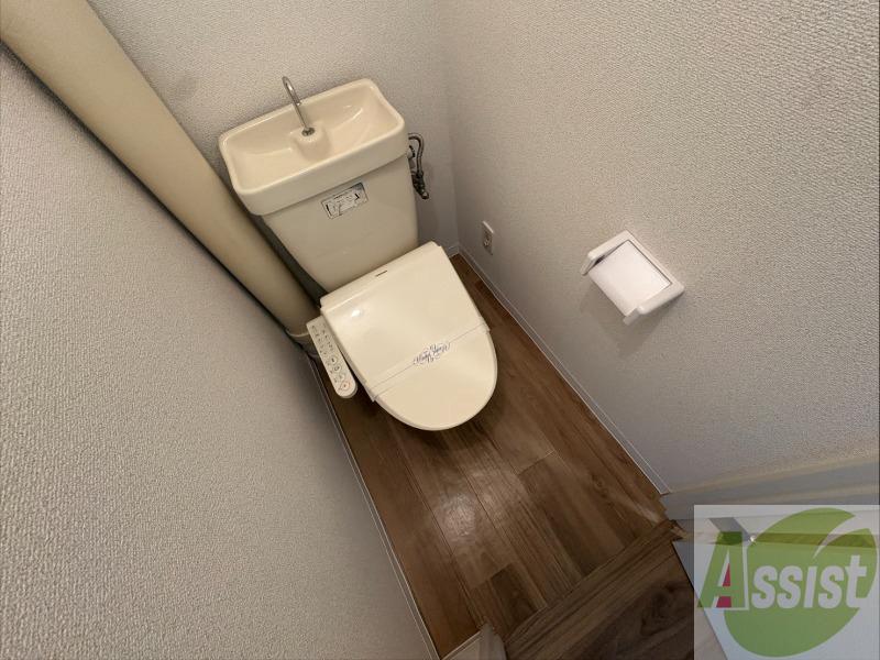地下鉄南北線 中島公園駅 徒歩5分 9階建 築42年のトイレ写真
