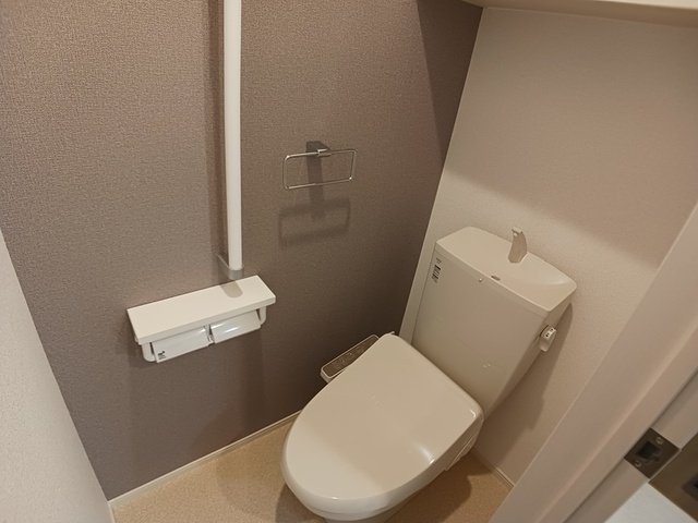 トイレ　落ち着いたトイレです