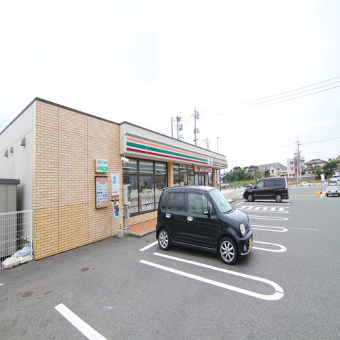 コンビニ　セブンイレブン下関富任町店（コンビニ）まで442m