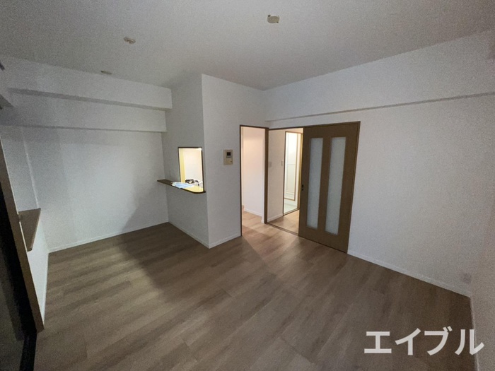 クリエート日赤通りの居間写真
