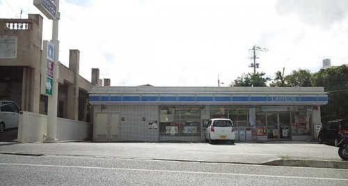 コンビニ　ローソン 宜野湾大謝名三丁目店（コンビニ）まで1756m