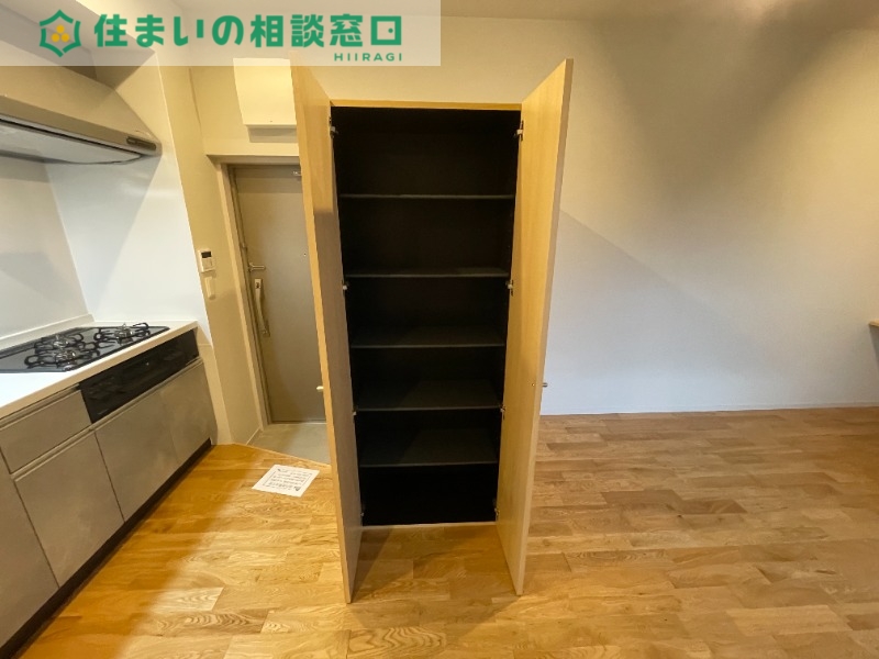 収納　同型