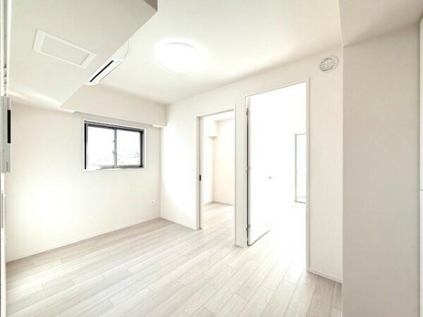 ＪＲ山手線 駒込駅 徒歩5分 12階建 築7年の居間写真