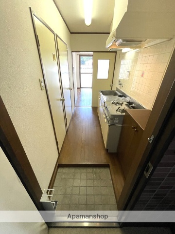 ＪＲ南武線 稲田堤駅 徒歩8分 3階建 築29年の玄関写真