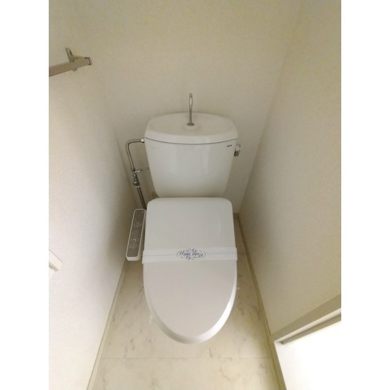 ソレイユ西片江Cのトイレ写真