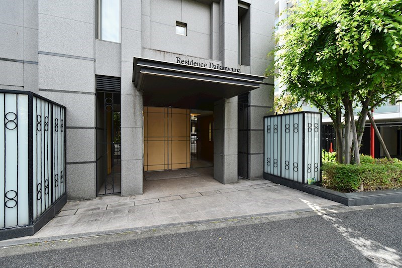 レジデンス代官山の玄関写真