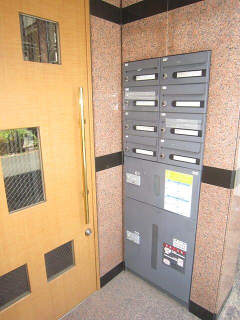 ＪＲ中央線 東中野駅 徒歩11分 4階建 築20年の外観写真