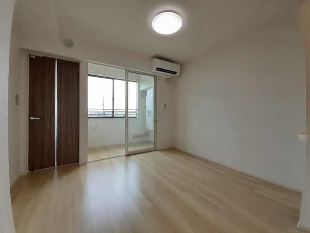 クレシアIIIの居間写真