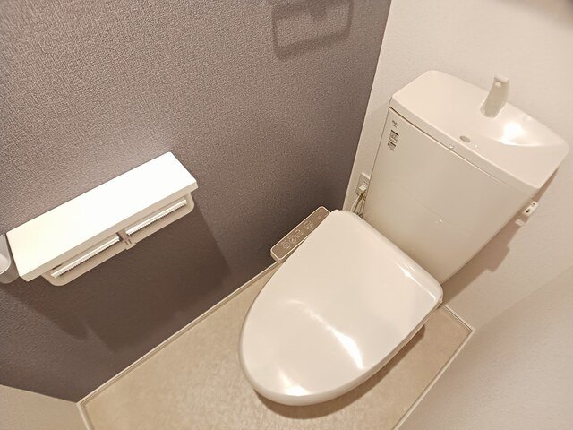 トイレ　落ち着いたトイレです