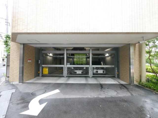 駐車場　パークハビオ飯田橋