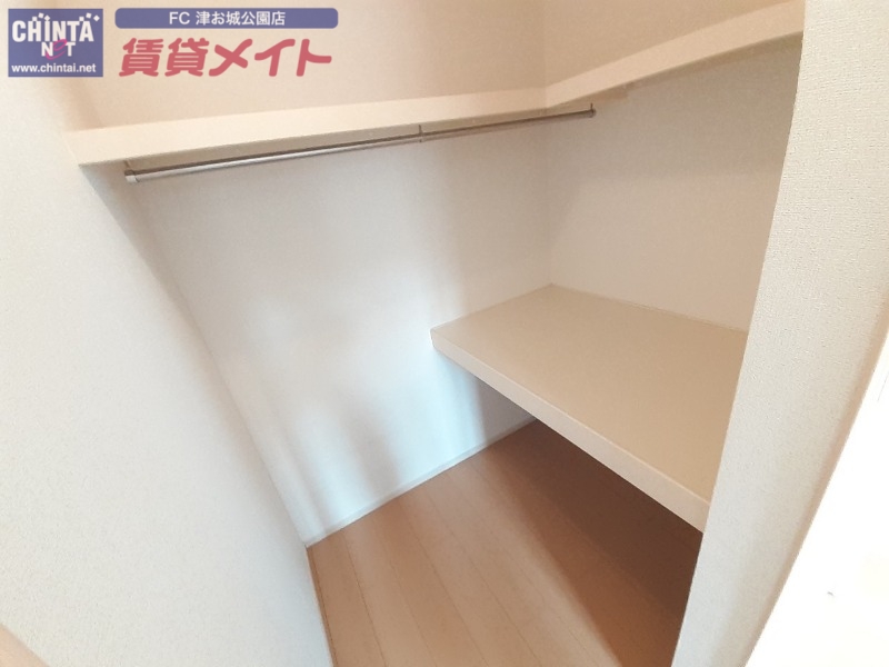 収納　同型参考写真