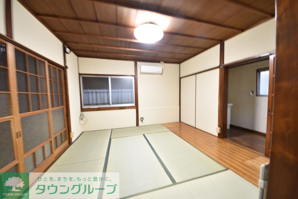 連雀町貸家の居間写真