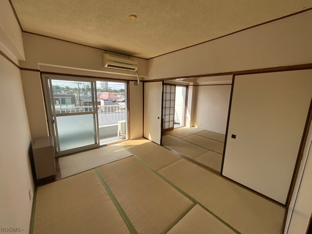 山口マンションの居間写真