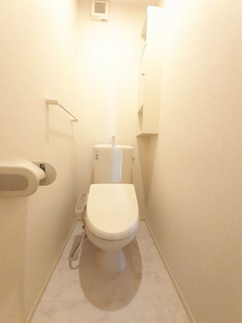 ボヌシャンスのトイレ写真